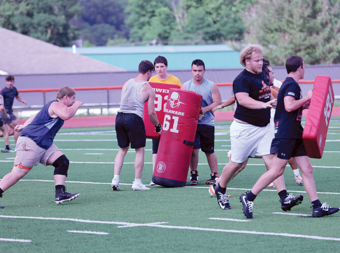 Tigers Run Drills in Flex Practice